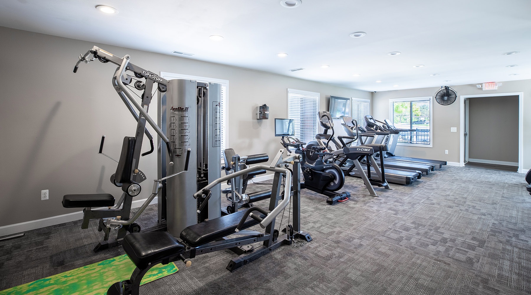 Fitness Center Large fitness center